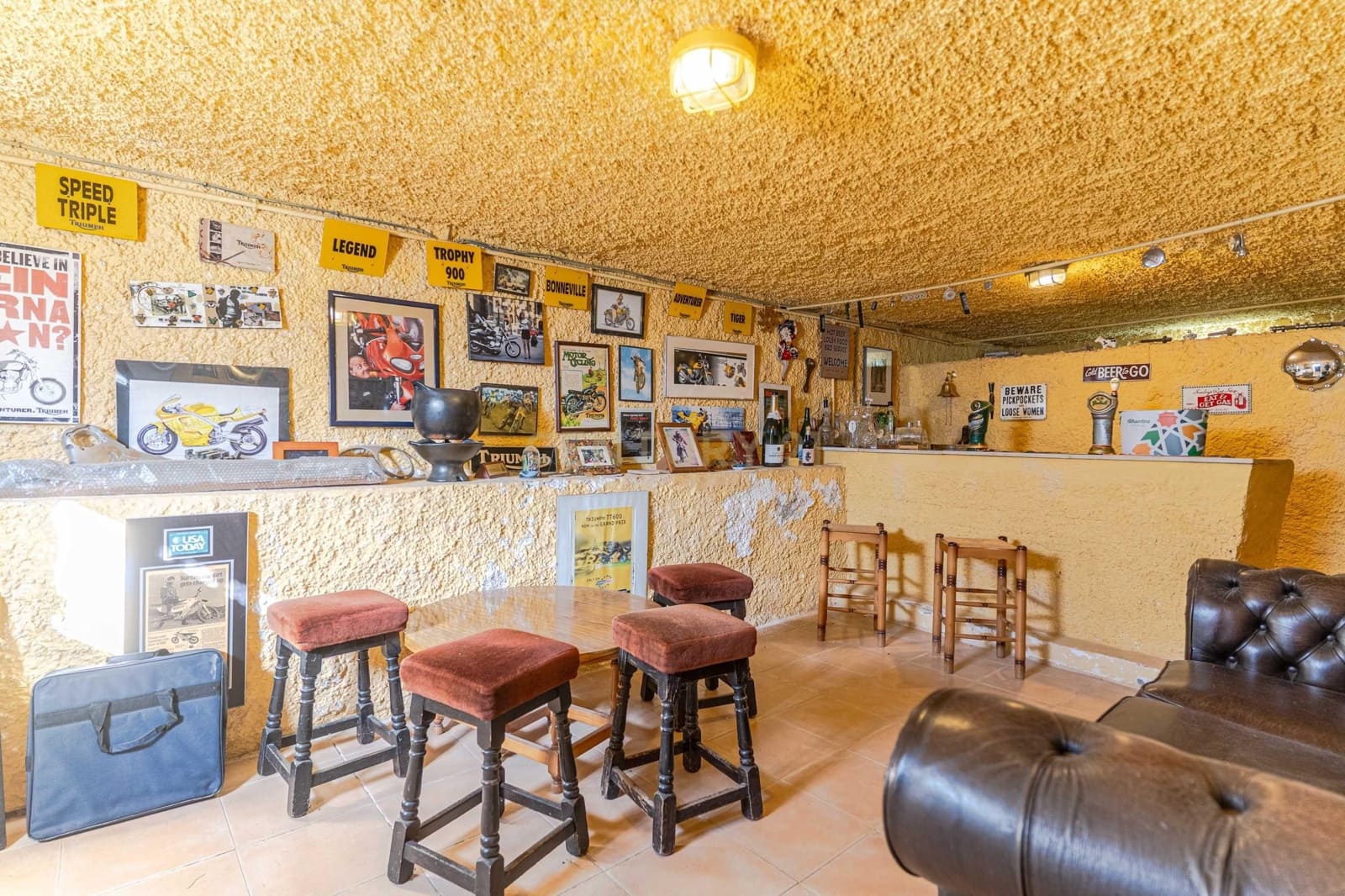 5 bedroom Villa for sale in Gojar with pool - € 625,000 (Ref: 9412975)