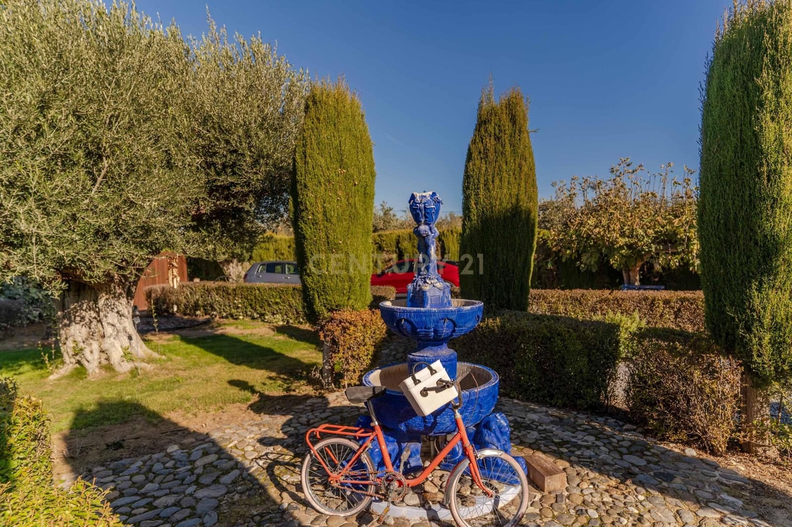 5 bedroom Villa for sale in Gojar with pool - € 625,000 (Ref: 9412975)