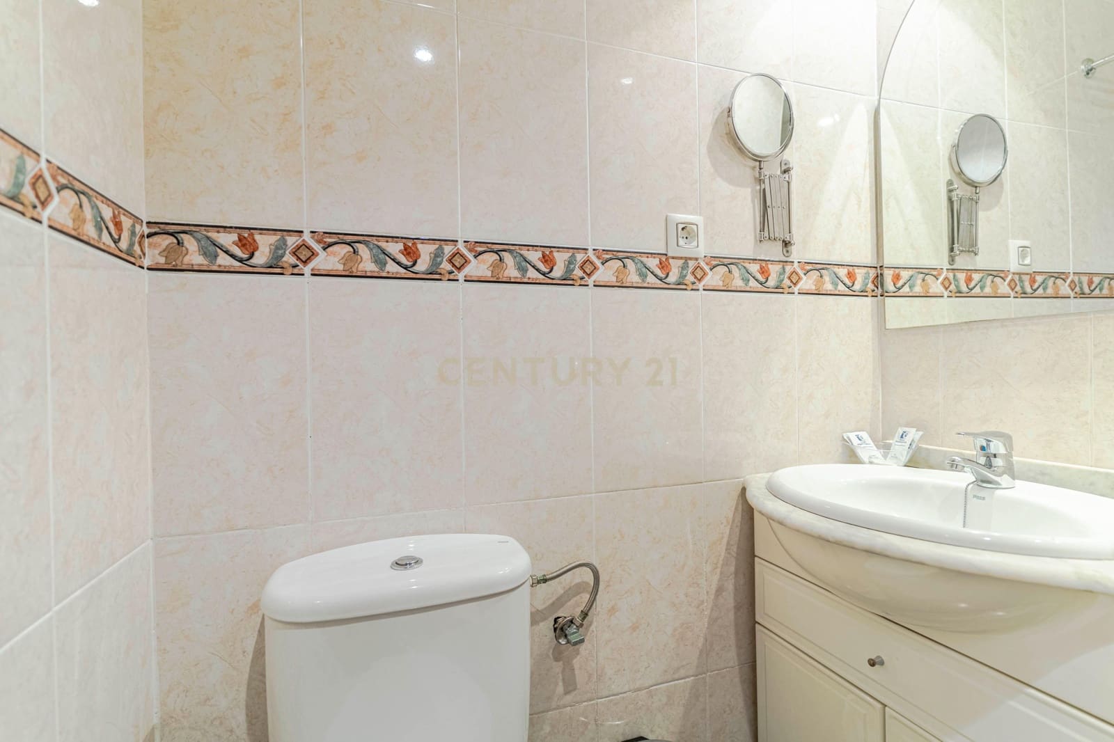 14 soveværelse Hotel til salg i Salobrena - € 1.065.000 (Ref: 9419011)