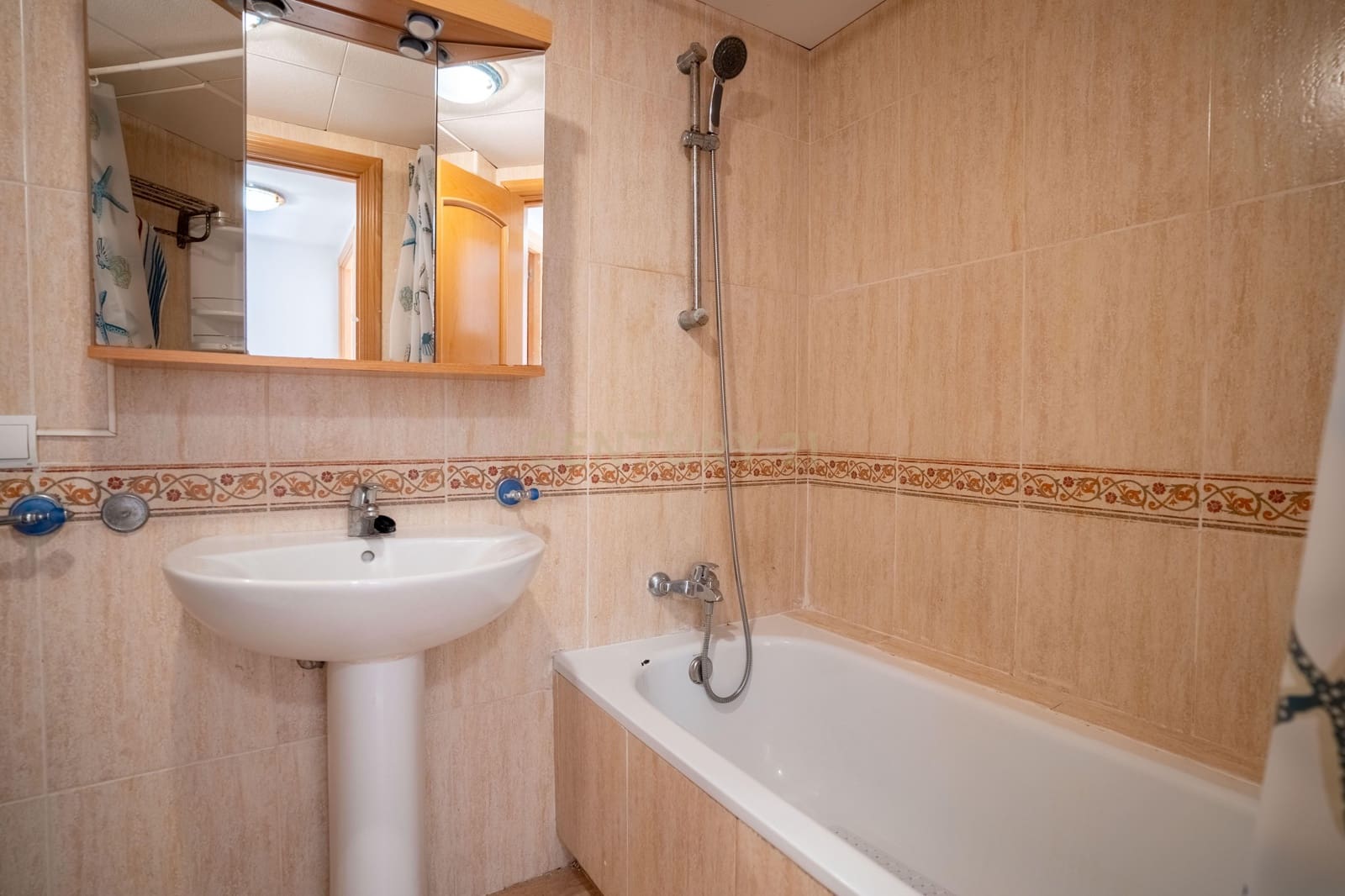 2 soveværelse Lejlighed til salg i Roquetas de Mar med swimmingpool - € 157.000 (Ref: 9419012)