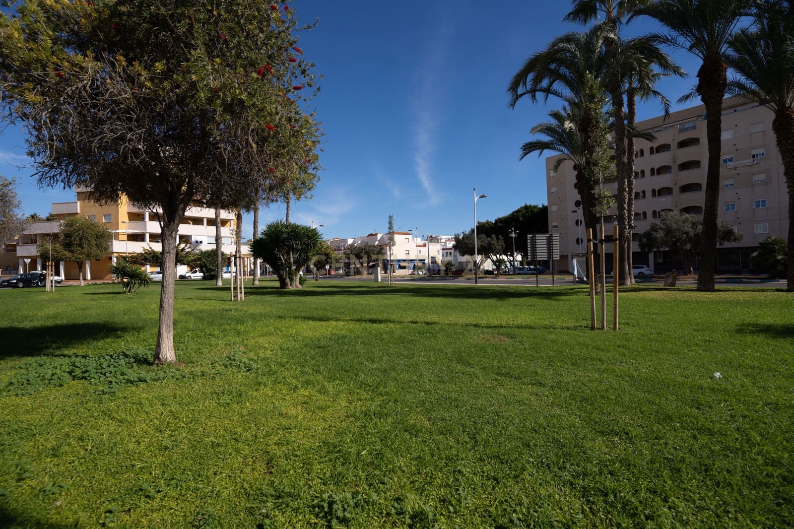 2 soveværelse Lejlighed til salg i Roquetas de Mar med swimmingpool - € 157.000 (Ref: 9419012)