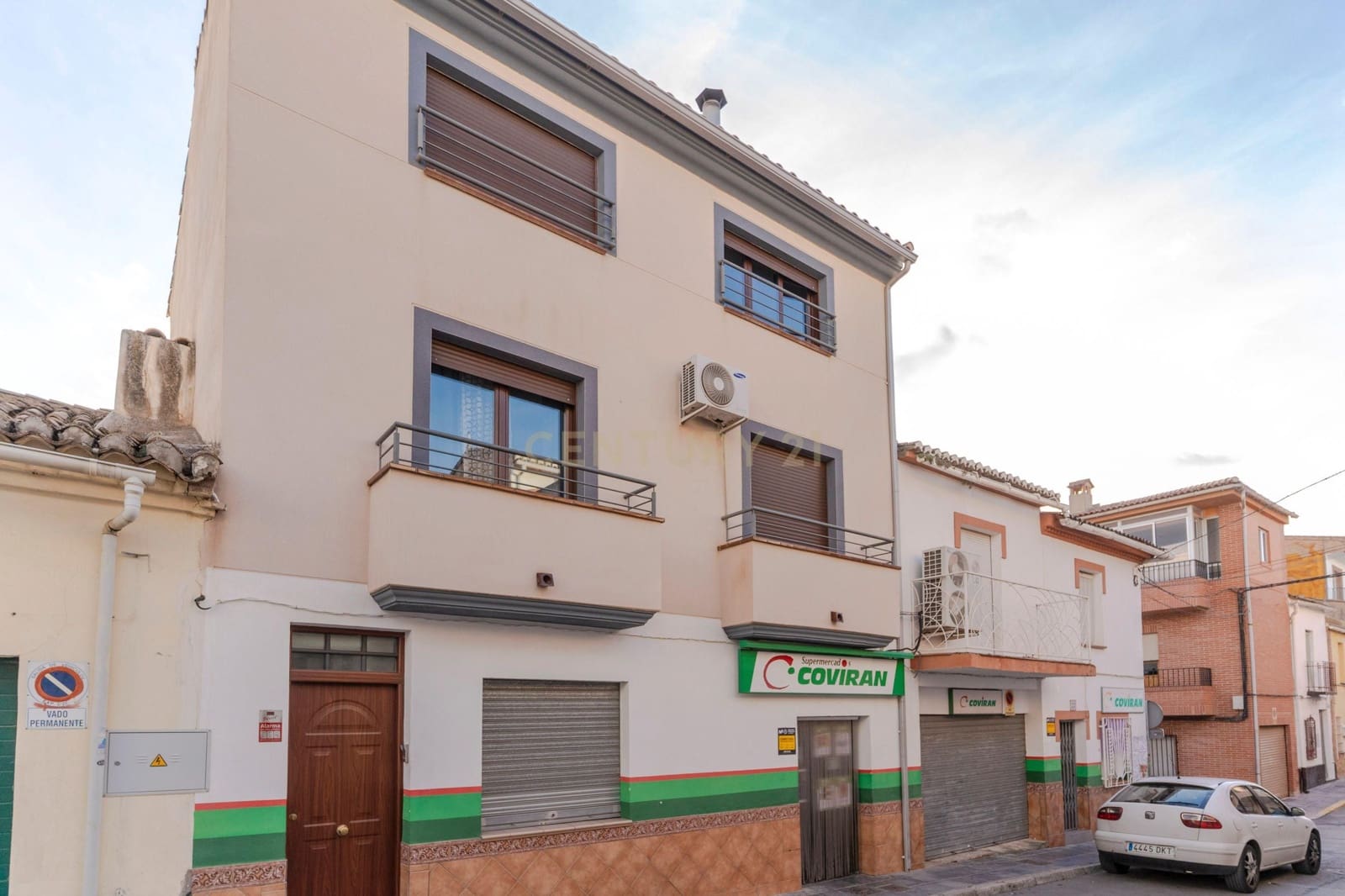 3 bedroom Townhouse for sale in Guevejar - € 295,000 (Ref: 9420075)