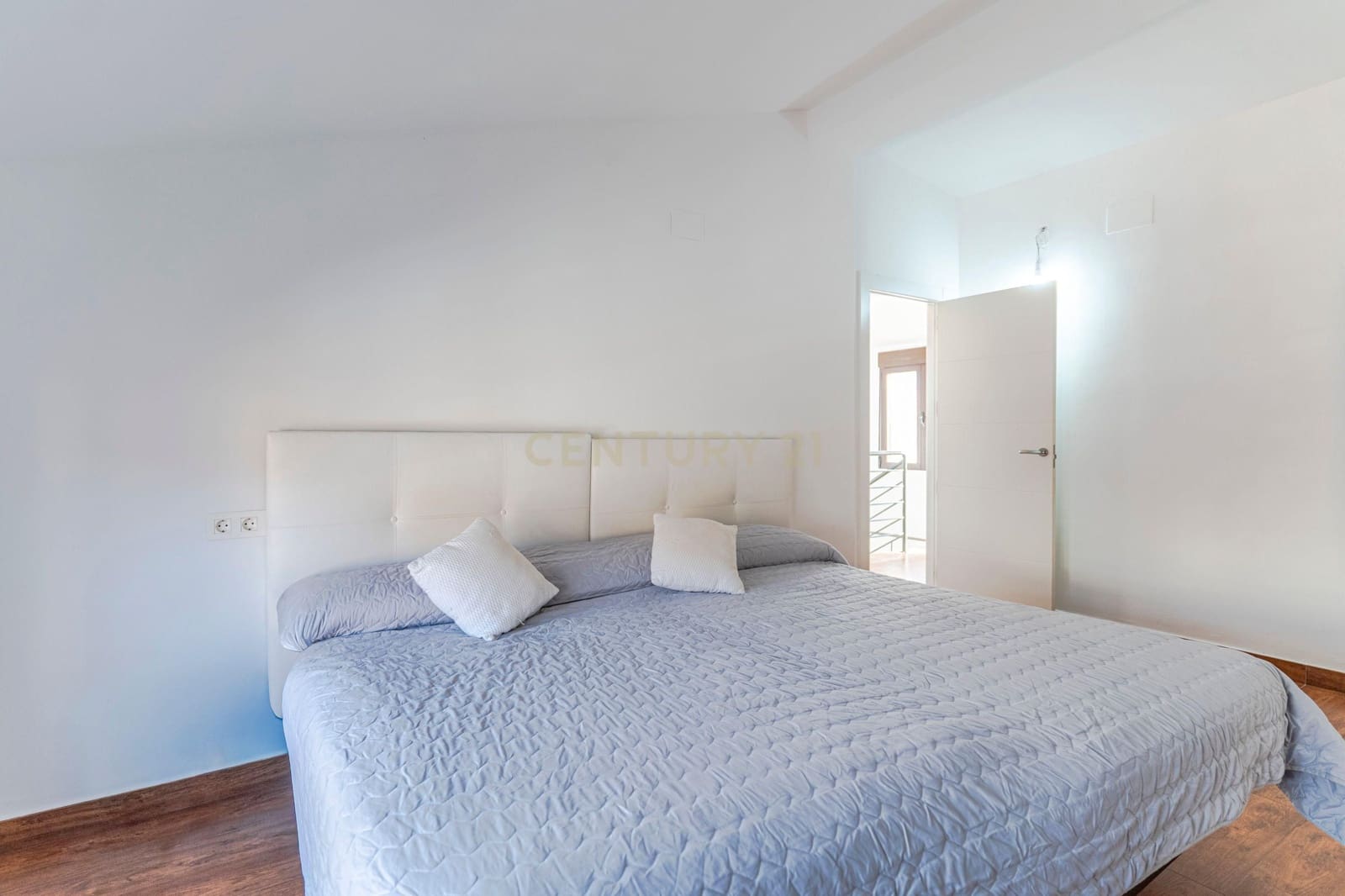 3 bedroom Townhouse for sale in Guevejar - € 295,000 (Ref: 9420075)