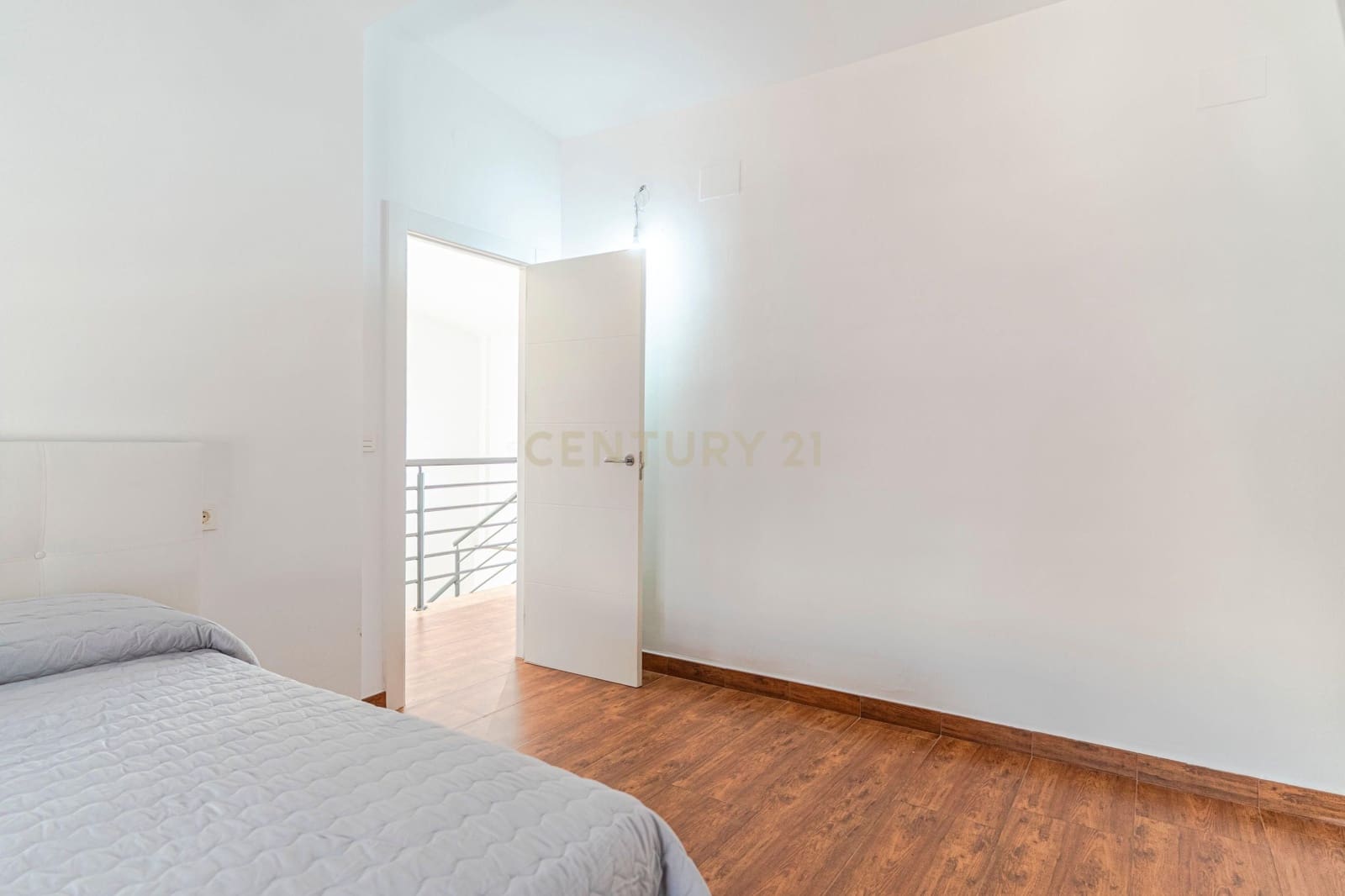 3 bedroom Townhouse for sale in Guevejar - € 295,000 (Ref: 9420075)