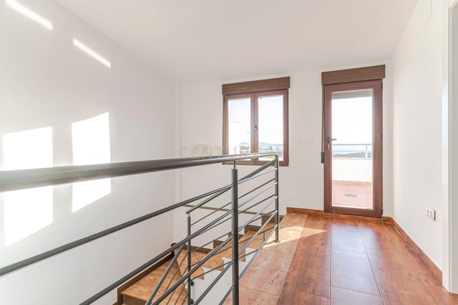 3 bedroom Townhouse for sale in Guevejar - € 295,000 (Ref: 9420075)