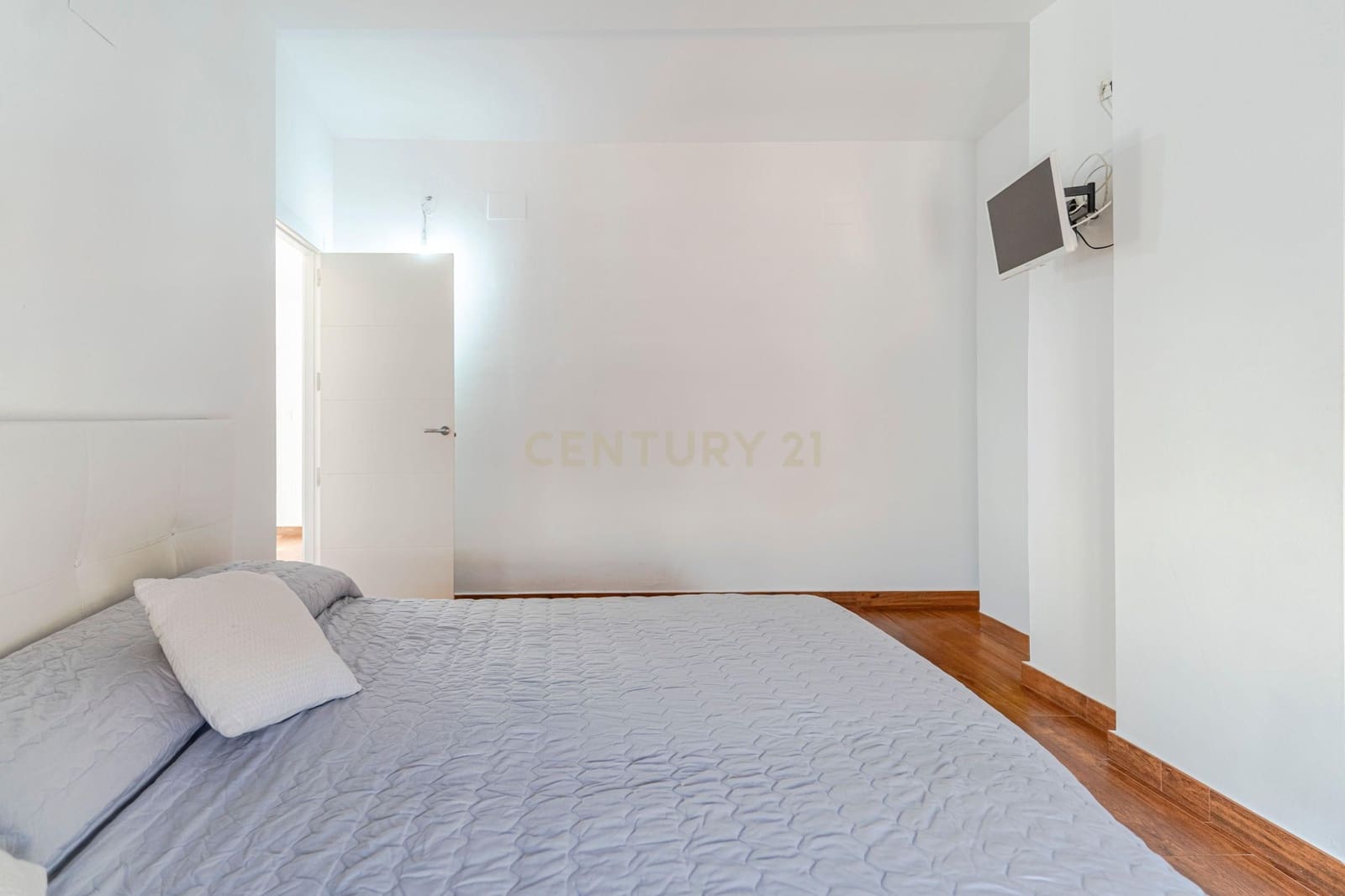 3 bedroom Townhouse for sale in Guevejar - € 295,000 (Ref: 9420075)