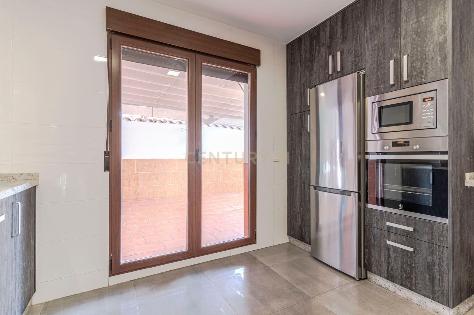 3 bedroom Townhouse for sale in Guevejar - € 295,000 (Ref: 9420075)