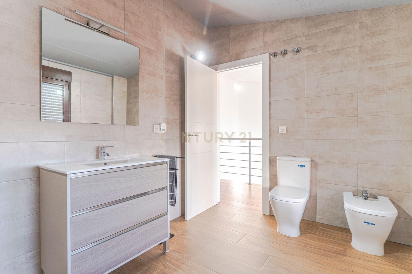 3 bedroom Townhouse for sale in Guevejar - € 295,000 (Ref: 9420075)