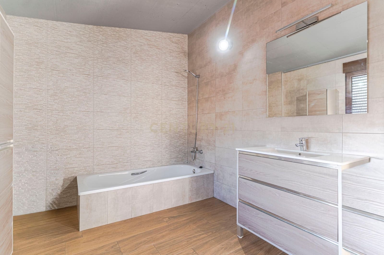 3 bedroom Townhouse for sale in Guevejar - € 295,000 (Ref: 9420075)