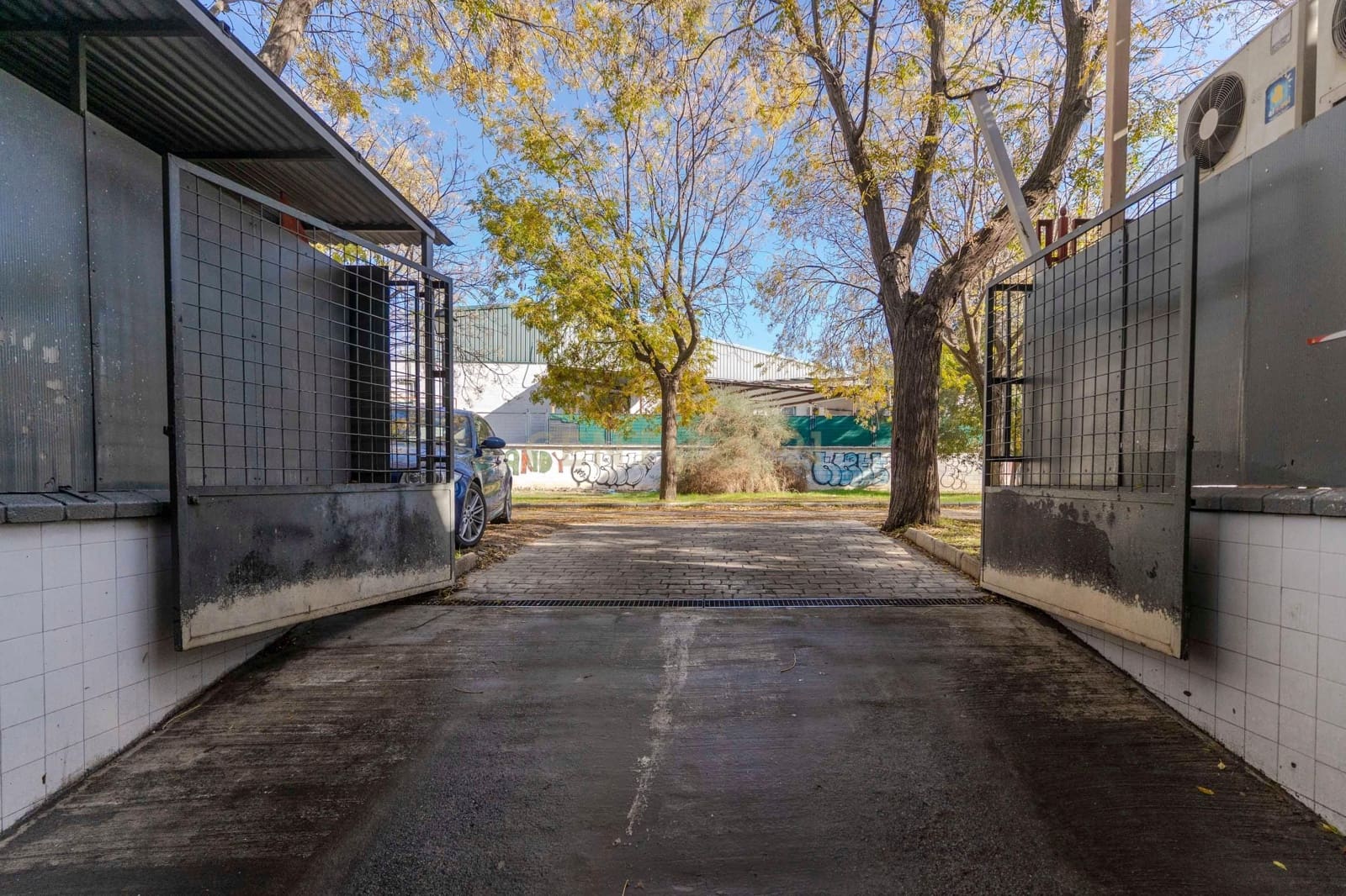 Kaupallinen myytävänä paikassa Granada kaupunki - 1 050 000 € (Ref: 9425822)