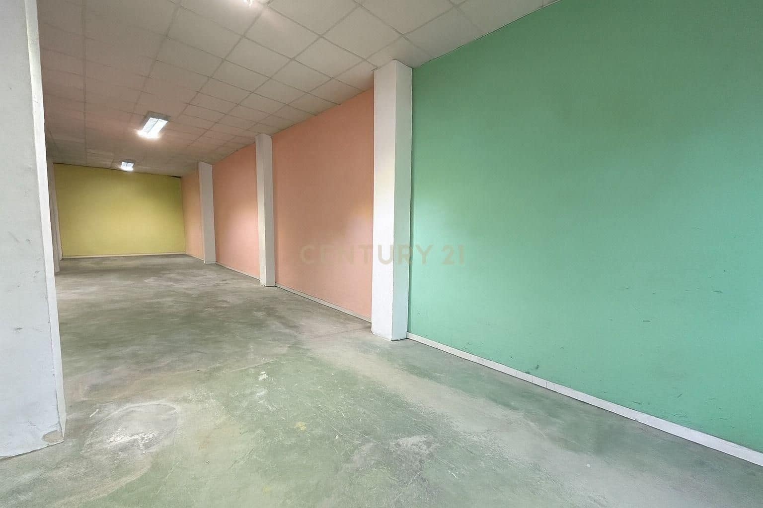 Erhverv til salg i Pinos Puente - € 65.000 (Ref: 9427575)