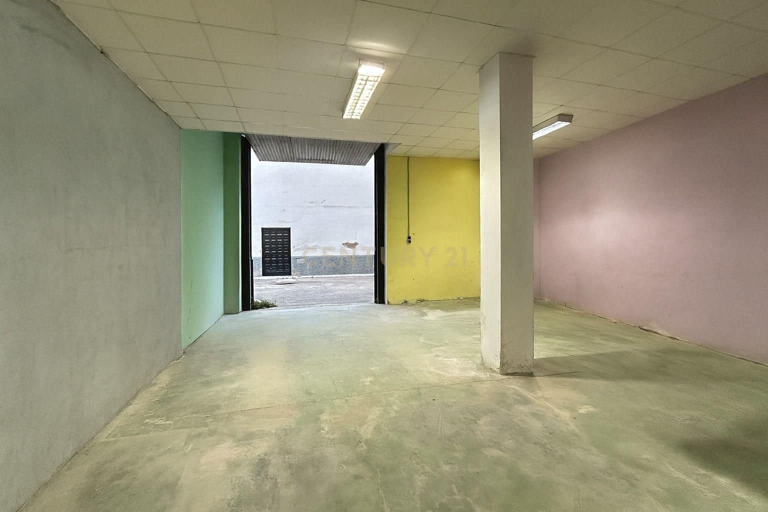 Erhverv til salg i Pinos Puente - € 65.000 (Ref: 9427575)