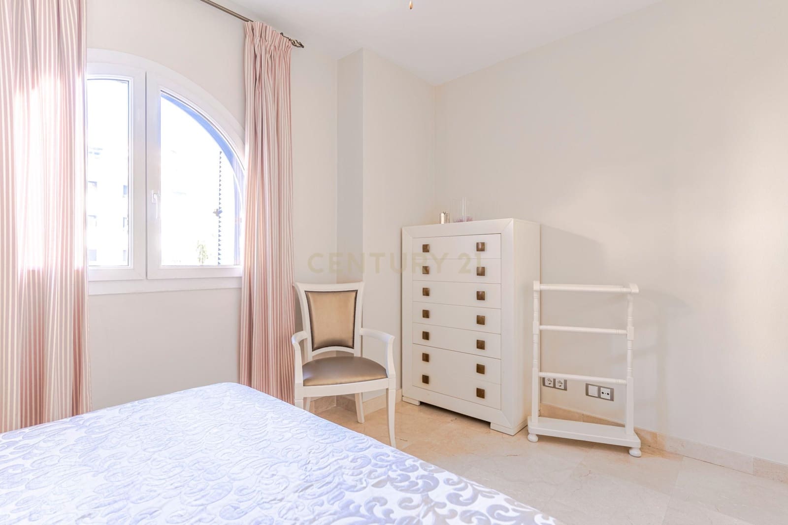 3 soveværelse Lejlighed til salg i Manilva med swimmingpool garage - € 425.000 (Ref: 9436317)