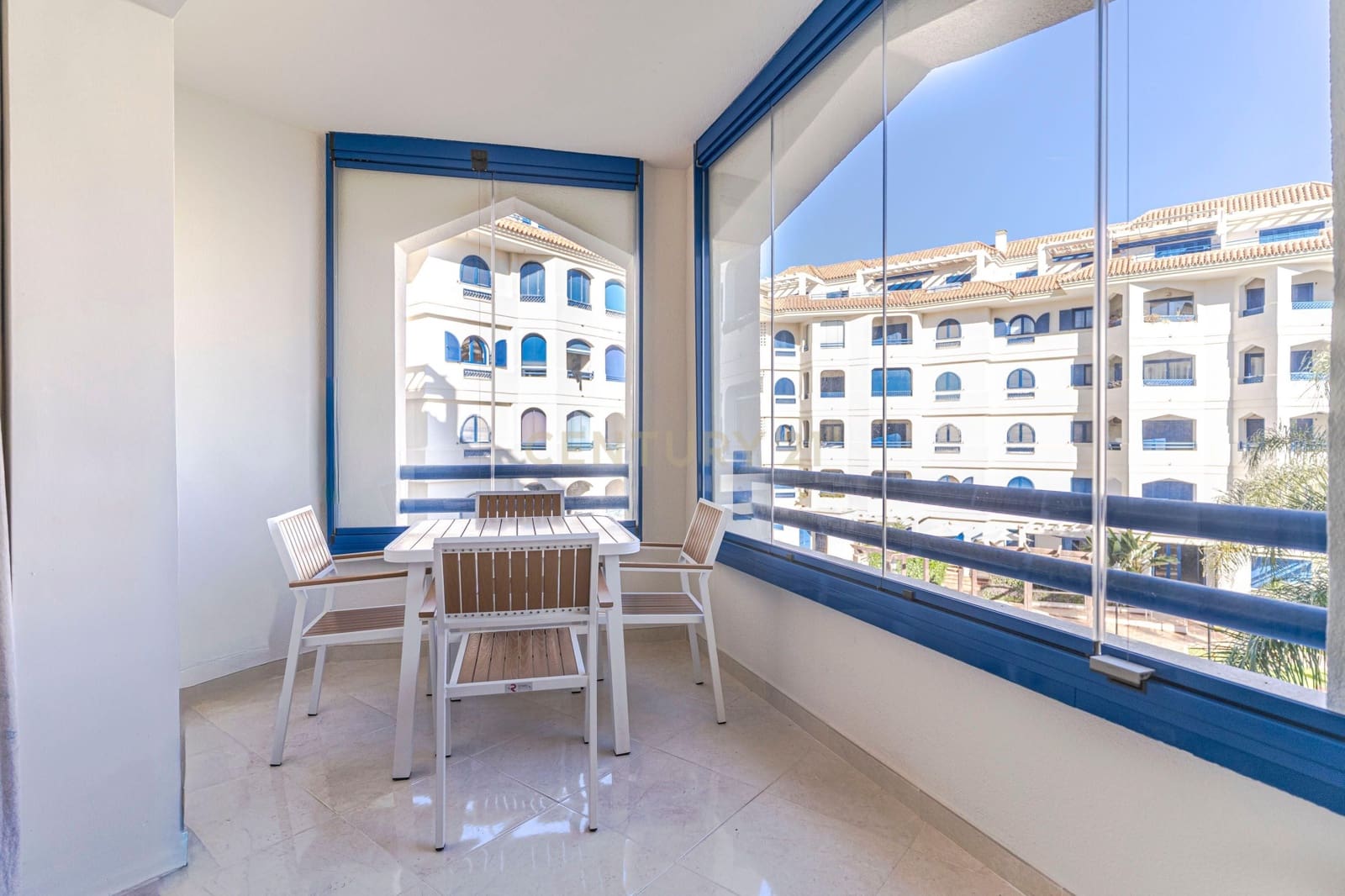 3 soveværelse Lejlighed til salg i Manilva med swimmingpool garage - € 425.000 (Ref: 9436317)