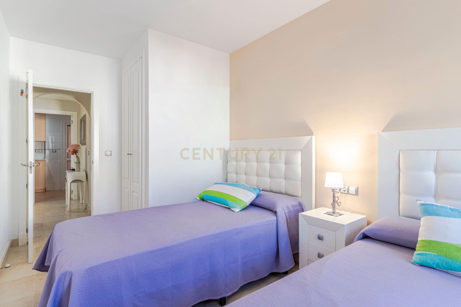 3 soveværelse Lejlighed til salg i Manilva med swimmingpool garage - € 425.000 (Ref: 9436317)