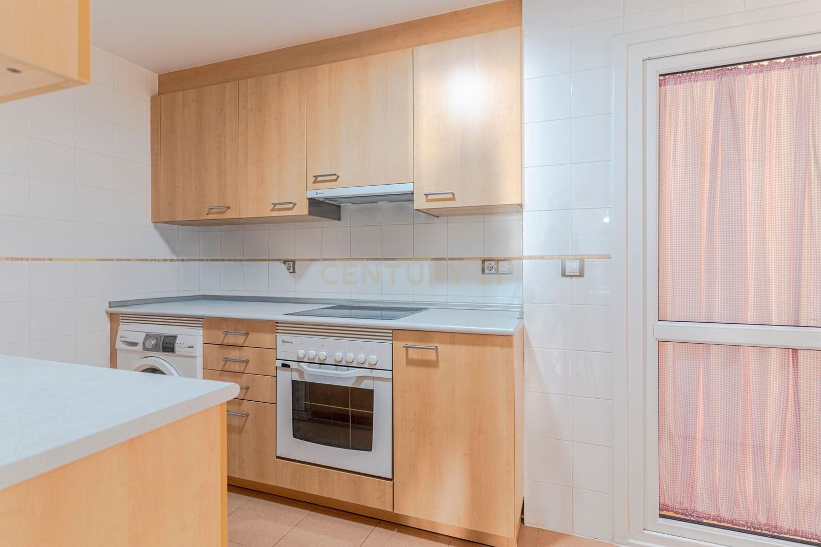 3 soveværelse Lejlighed til salg i Manilva med swimmingpool garage - € 425.000 (Ref: 9436317)