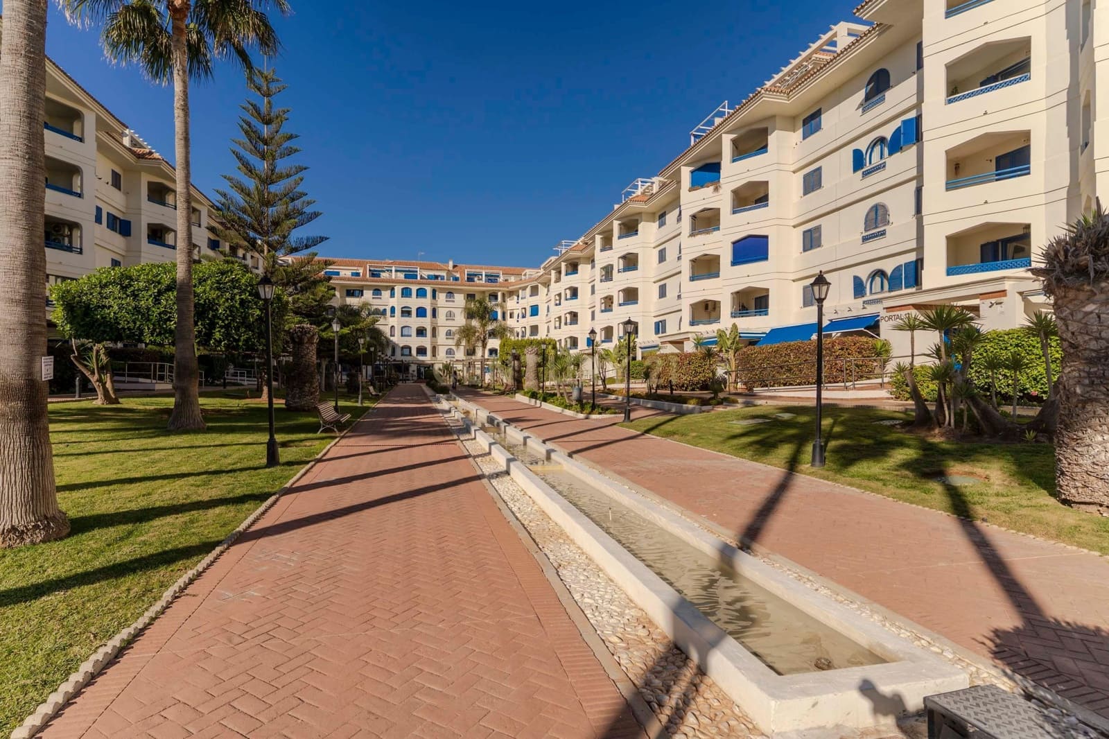 3 soveværelse Lejlighed til salg i Manilva med swimmingpool garage - € 425.000 (Ref: 9436317)