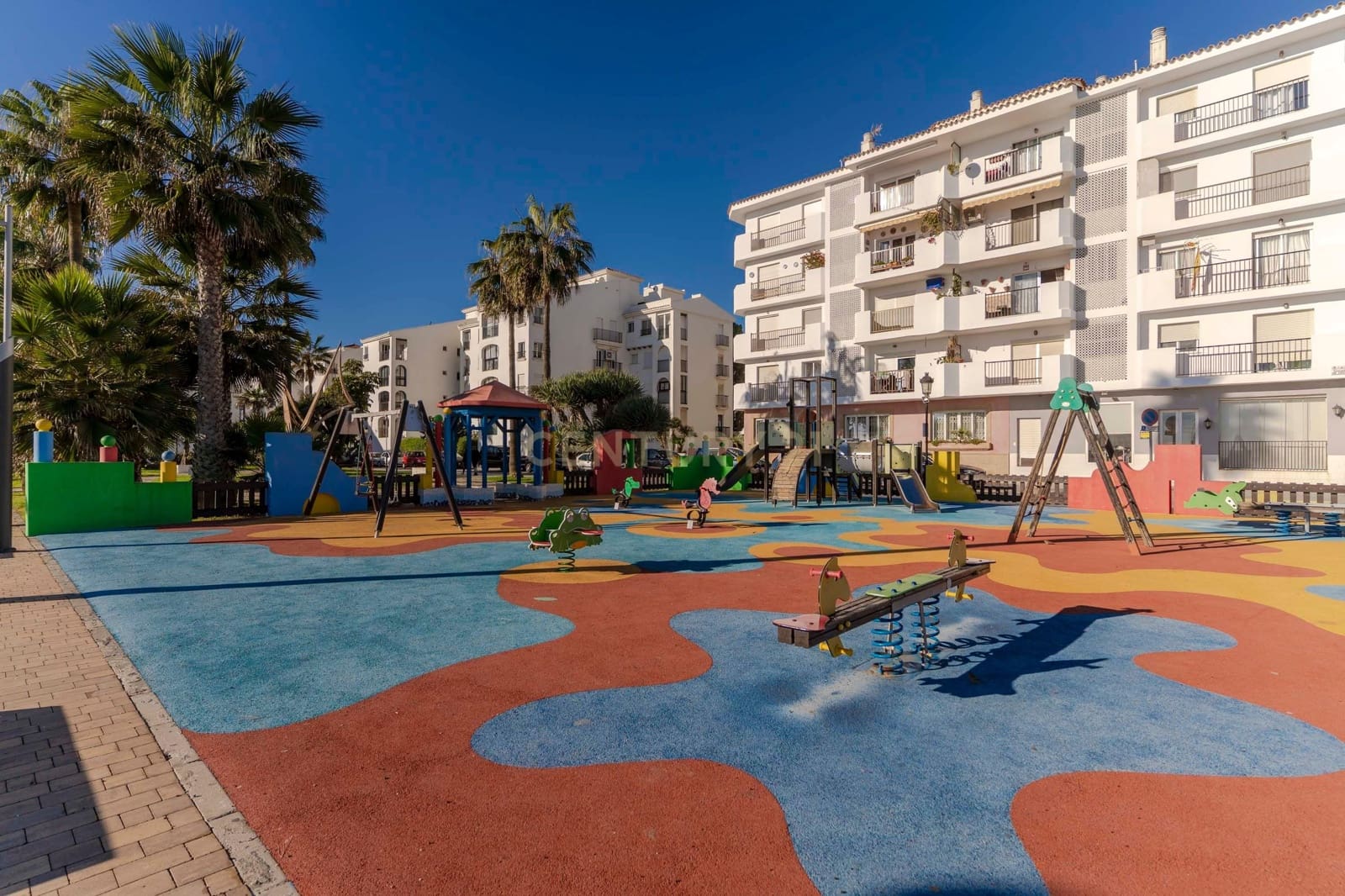 3 soveværelse Lejlighed til salg i Manilva med swimmingpool garage - € 425.000 (Ref: 9436317)