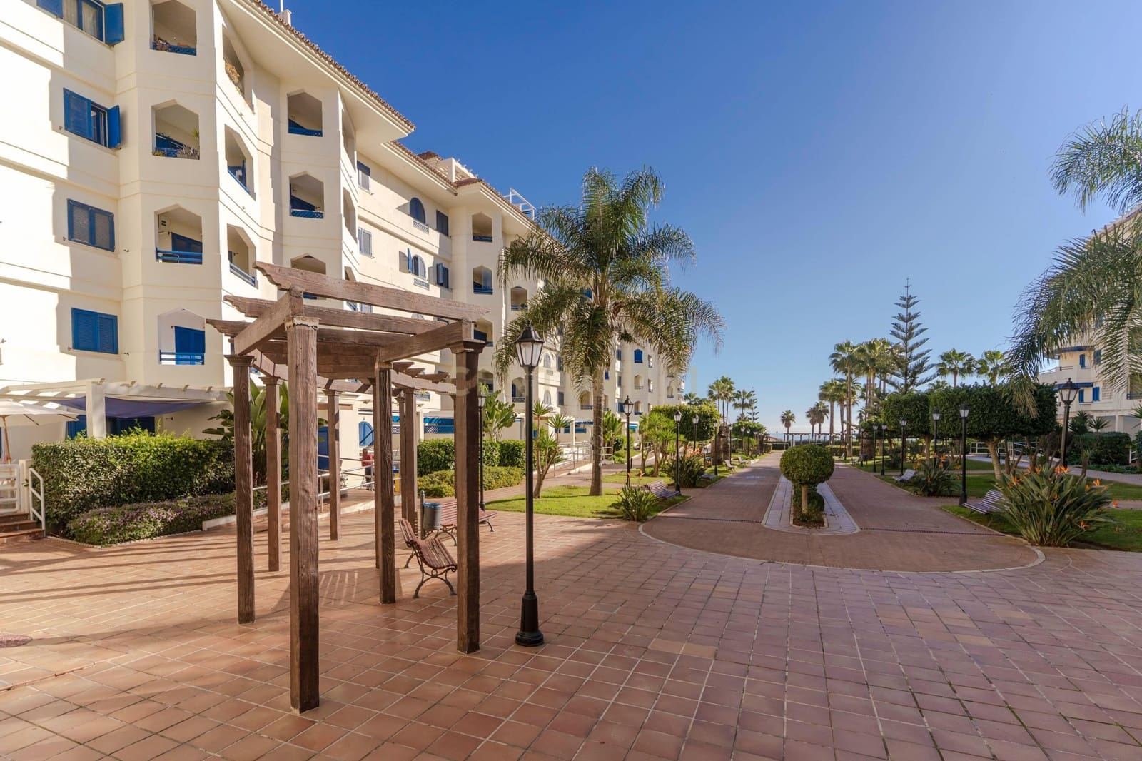 3 soveværelse Lejlighed til salg i Manilva med swimmingpool garage - € 425.000 (Ref: 9436317)