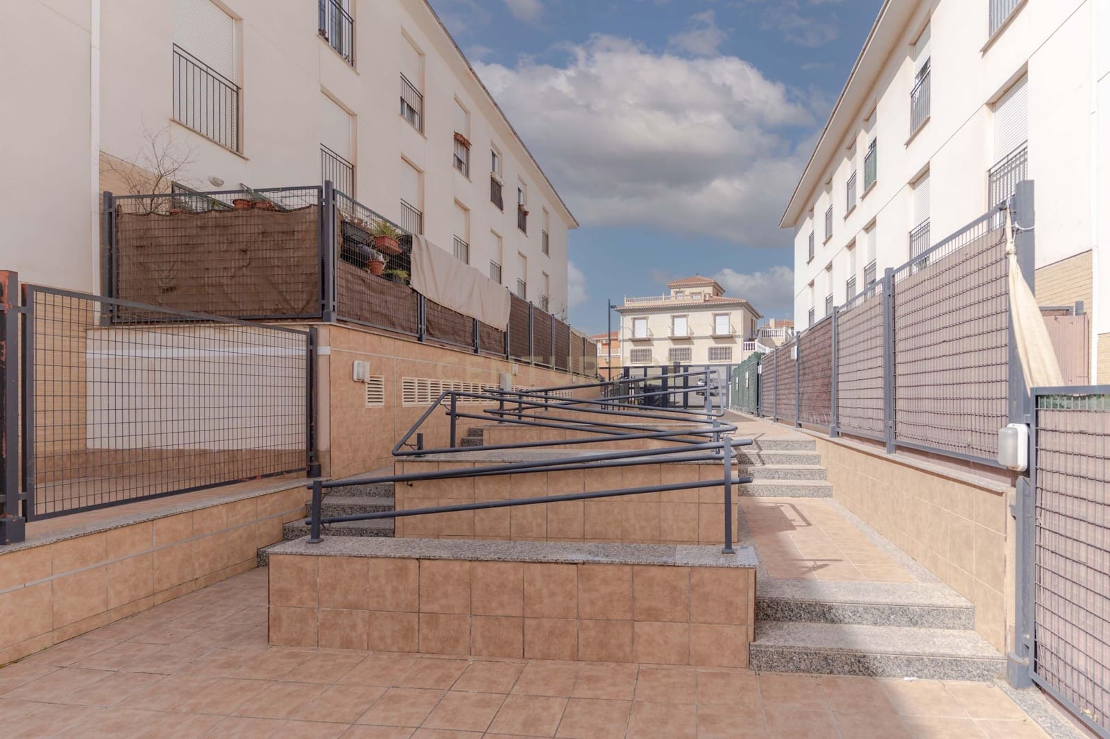 3 quarto Apartamento para venda em Las Gabias com piscina - 139 290 € (Ref: 9438957)