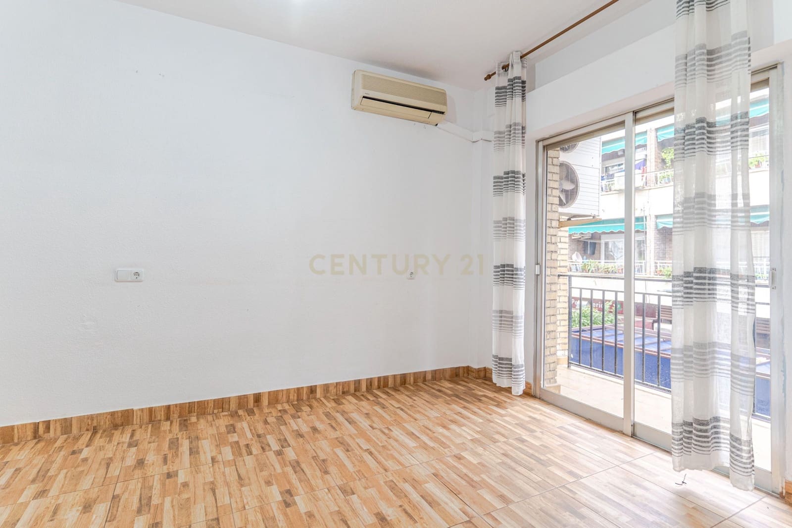 3 soveværelse Lejlighed til salg i Maracena - € 165.000 (Ref: 9442817)