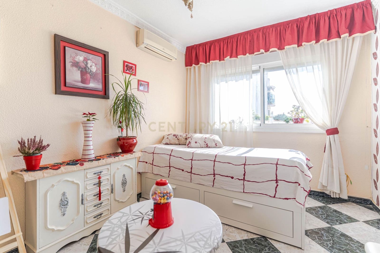 4 slaapkamer Appartement te koop in Pinos Puente - € 108.000 (Ref: 9444903)