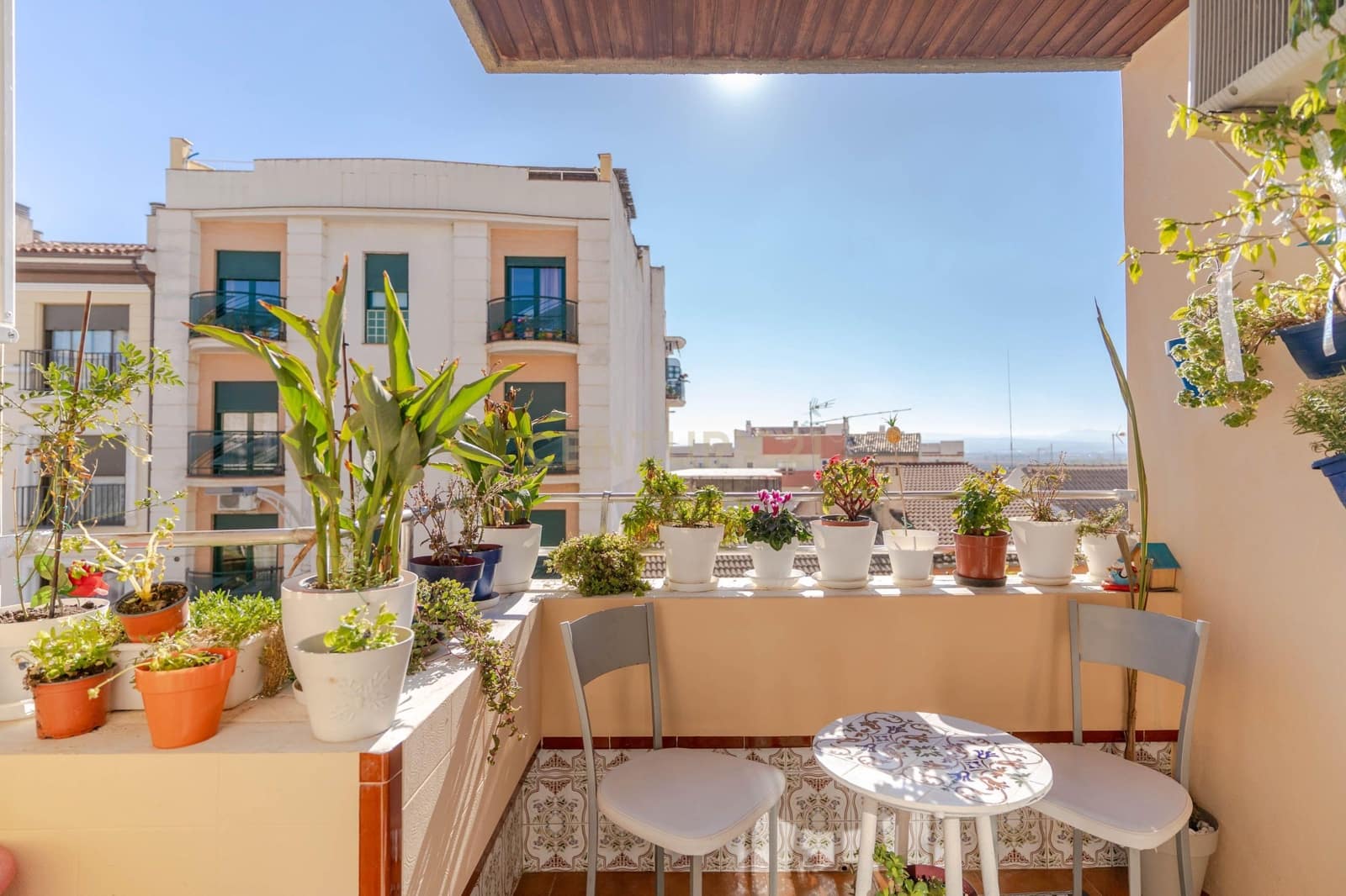 4 slaapkamer Appartement te koop in Pinos Puente - € 108.000 (Ref: 9444903)