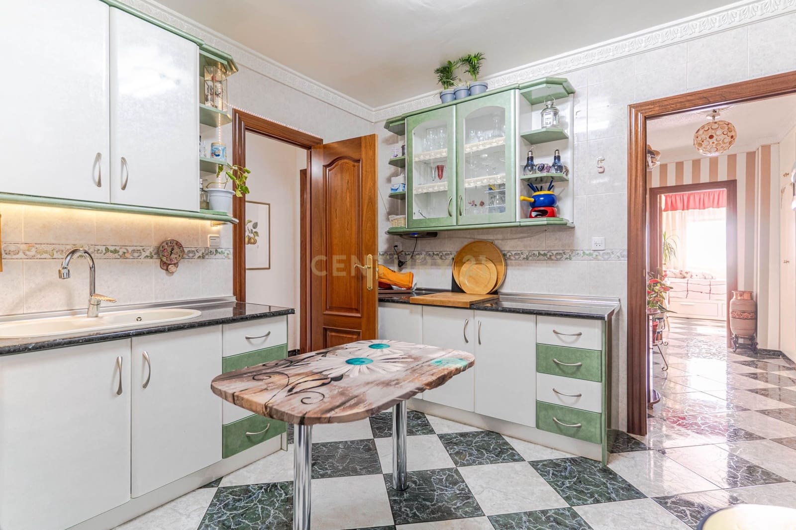 4 slaapkamer Appartement te koop in Pinos Puente - € 108.000 (Ref: 9444903)