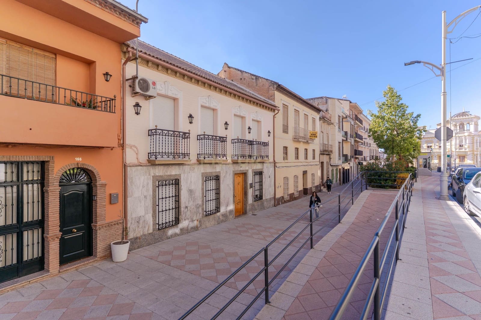 4 slaapkamer Appartement te koop in Pinos Puente - € 108.000 (Ref: 9444903)