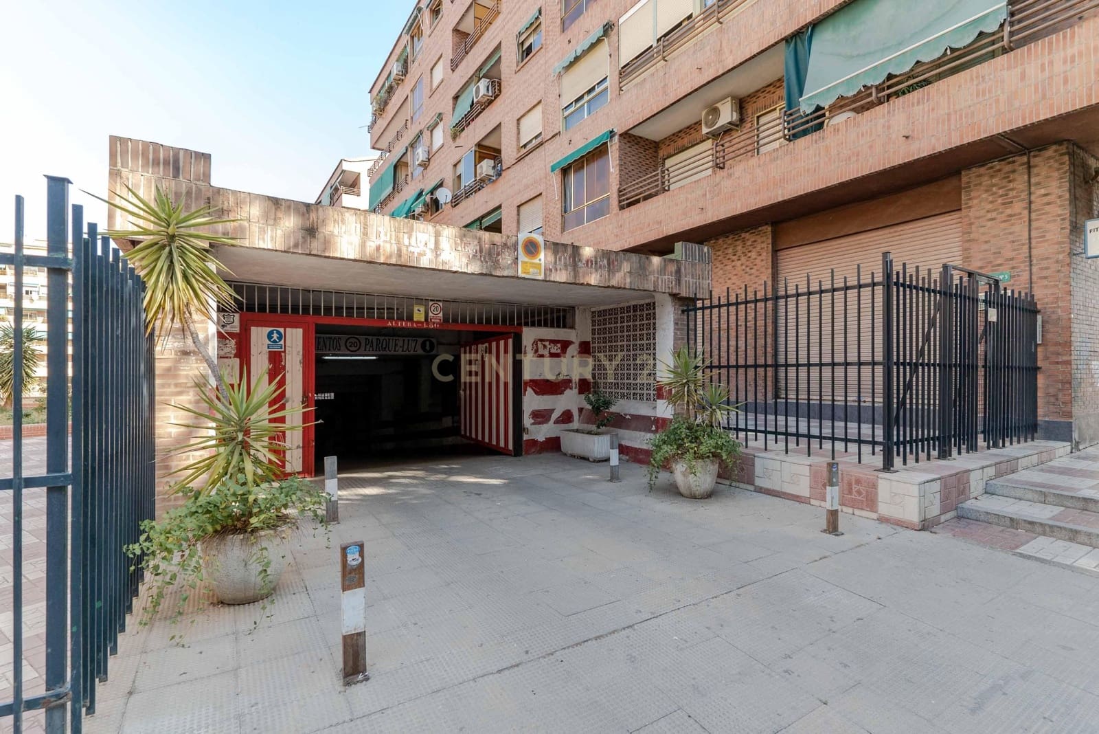 Garage til salg i Granada by - € 19.000 (Ref: 9449871)