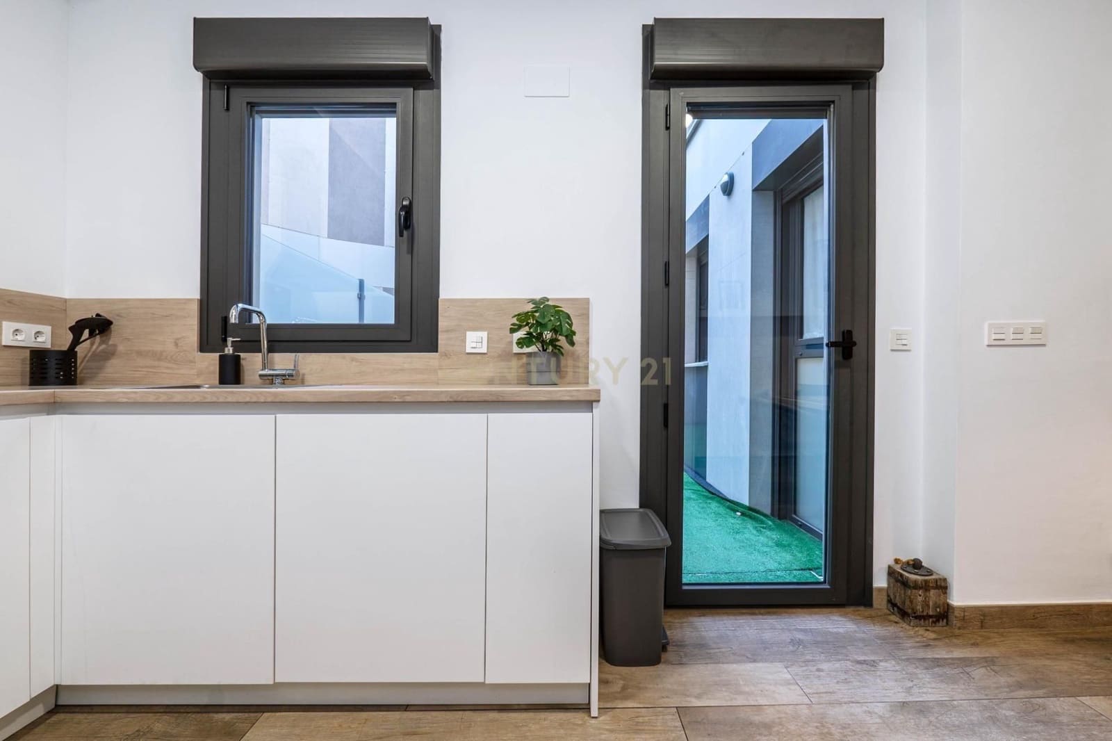 3 soverom Leilighet til salgs i Granada by med svømmebasseng - € 469 000 (Ref: 9449872)