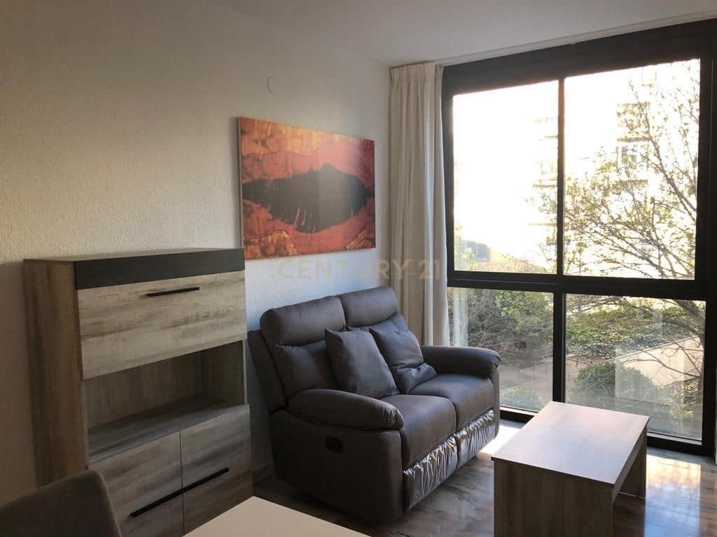 Piso de 1 habitación en Granada ciudad en alquiler - 600 € (Ref: 9453051)