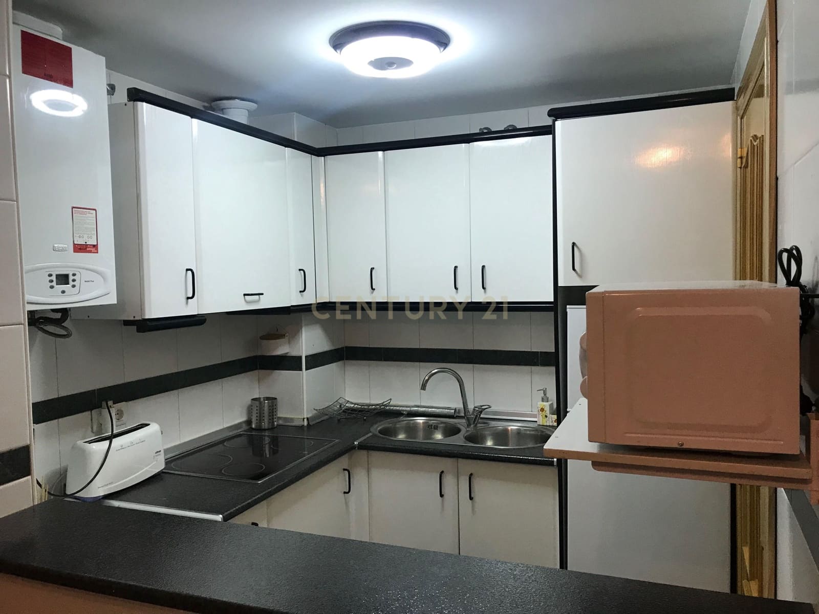 Piso de 1 habitación en Granada ciudad en alquiler - 600 € (Ref: 9453051)