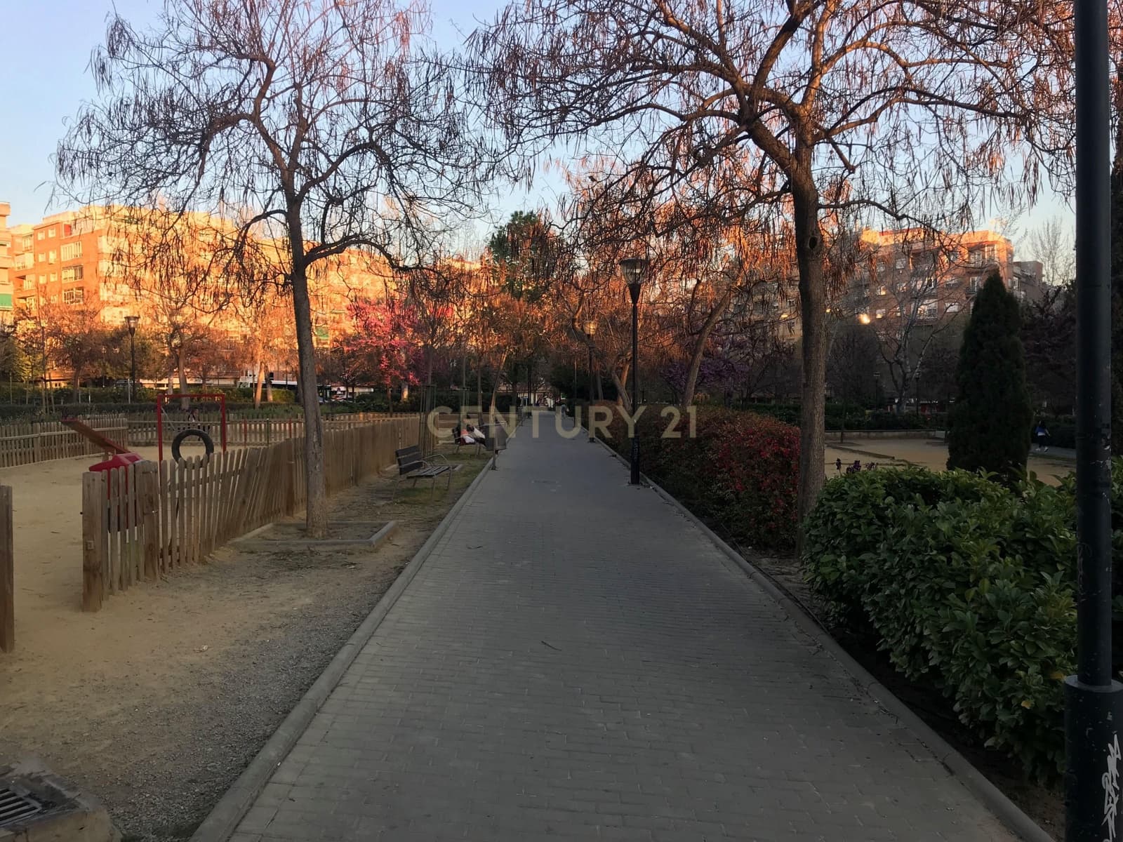 Piso de 1 habitación en Granada ciudad en alquiler - 600 € (Ref: 9453051)