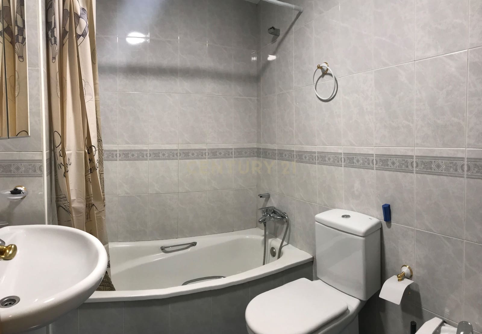 Piso de 1 habitación en Granada ciudad en alquiler - 600 € (Ref: 9453051)