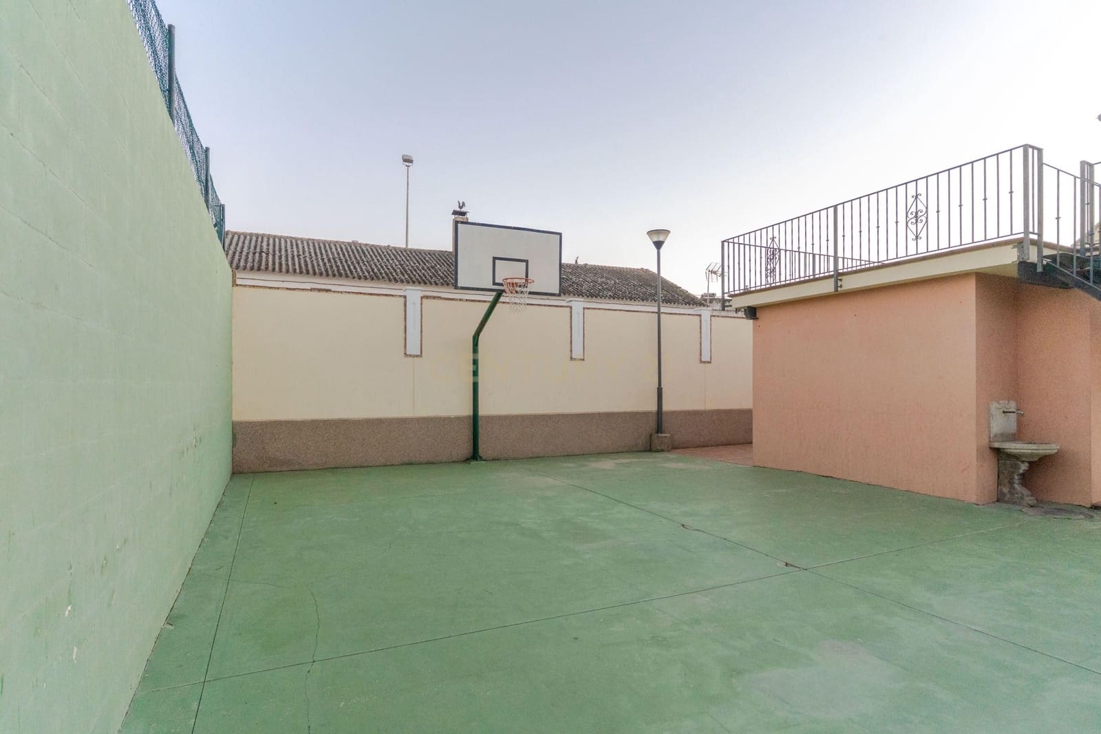 5 quarto Moradia Geminada para venda em La Zubia com piscina garagem - 365 000 € (Ref: 9453433)