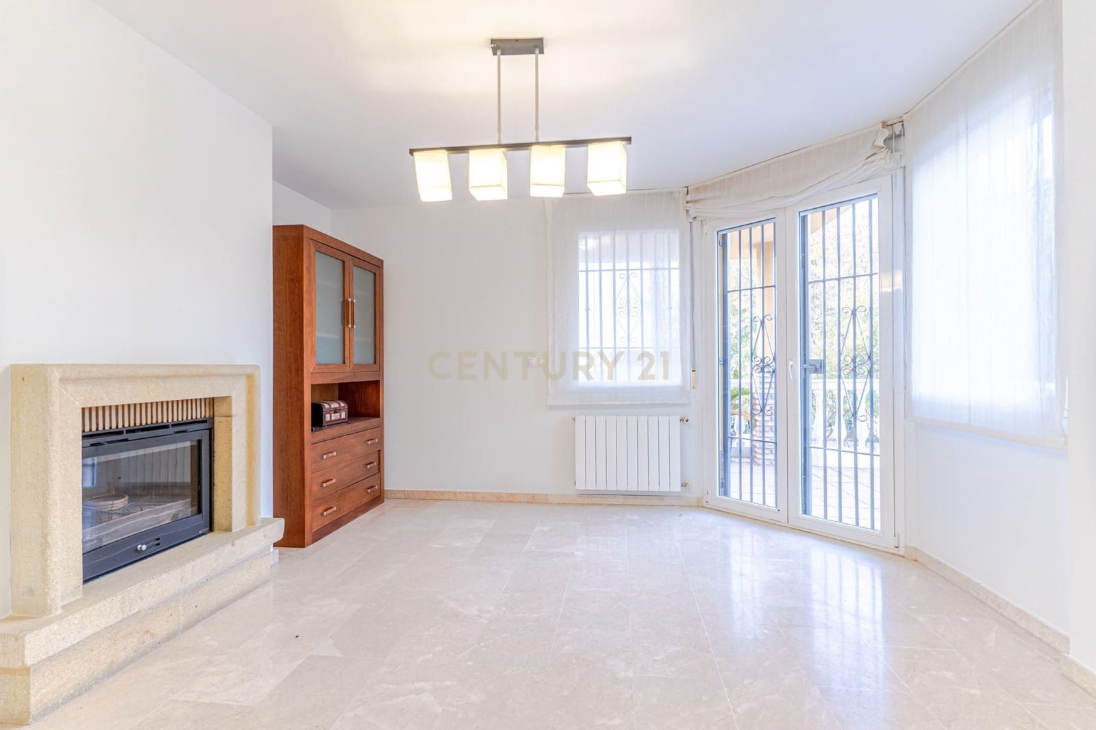 5 quarto Moradia Geminada para venda em La Zubia com piscina garagem - 365 000 € (Ref: 9453433)