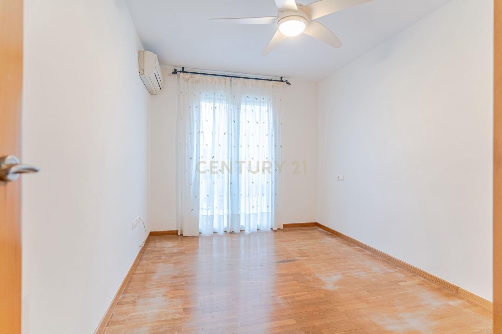 5 quarto Moradia Geminada para venda em La Zubia com piscina garagem - 365 000 € (Ref: 9453433)