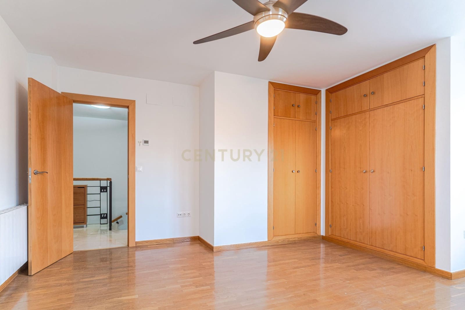 5 quarto Moradia Geminada para venda em La Zubia com piscina garagem - 365 000 € (Ref: 9453433)