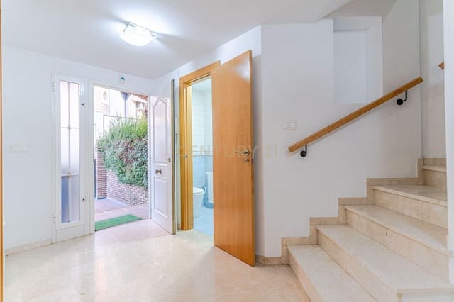 5 sovrum Semi-fristående Villa till salu i La Zubia med pool garage - 365 000 € (Ref: 9453433)