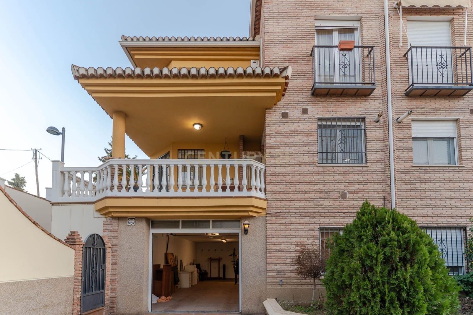 5 quarto Moradia Geminada para venda em La Zubia com piscina garagem - 365 000 € (Ref: 9453433)