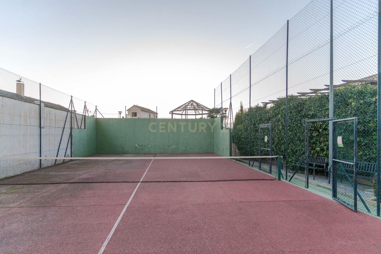 5 quarto Moradia Geminada para venda em La Zubia com piscina garagem - 365 000 € (Ref: 9453433)