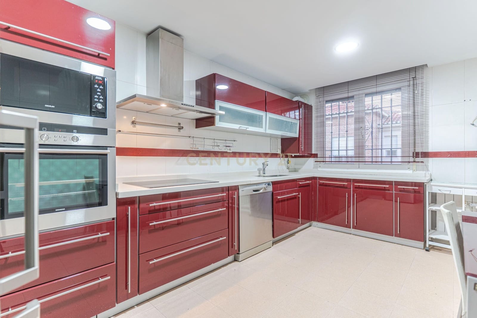 5 quarto Moradia Geminada para venda em La Zubia com piscina garagem - 365 000 € (Ref: 9453433)