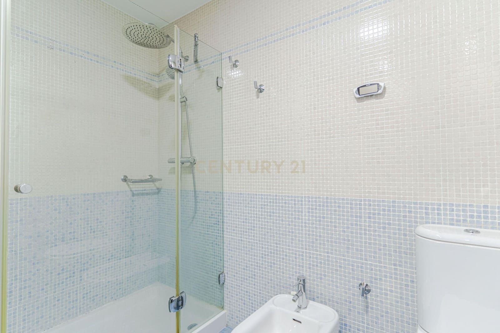 5 quarto Moradia Geminada para venda em La Zubia com piscina garagem - 365 000 € (Ref: 9453433)