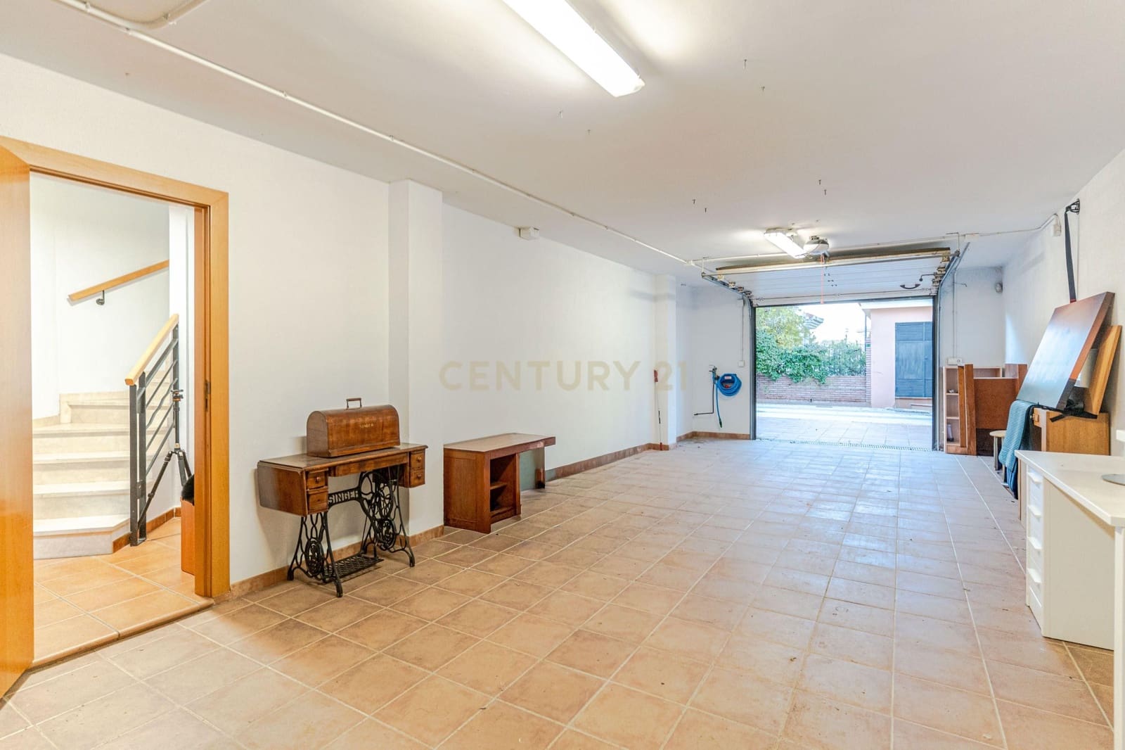 5 quarto Moradia Geminada para venda em La Zubia com piscina garagem - 365 000 € (Ref: 9453433)