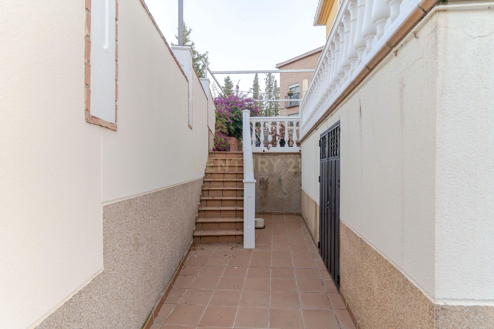 5 quarto Moradia Geminada para venda em La Zubia com piscina garagem - 365 000 € (Ref: 9453433)