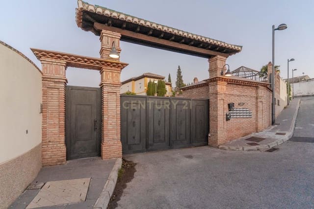 5 quarto Moradia Geminada para venda em La Zubia com piscina garagem - 365 000 € (Ref: 9453433)