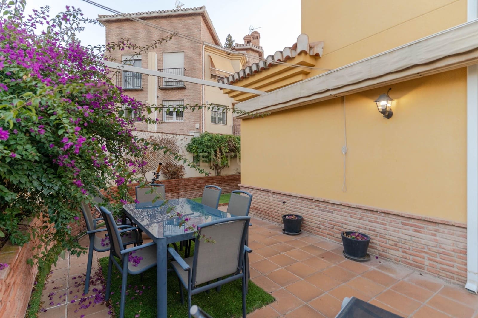 5 quarto Moradia Geminada para venda em La Zubia com piscina garagem - 365 000 € (Ref: 9453433)