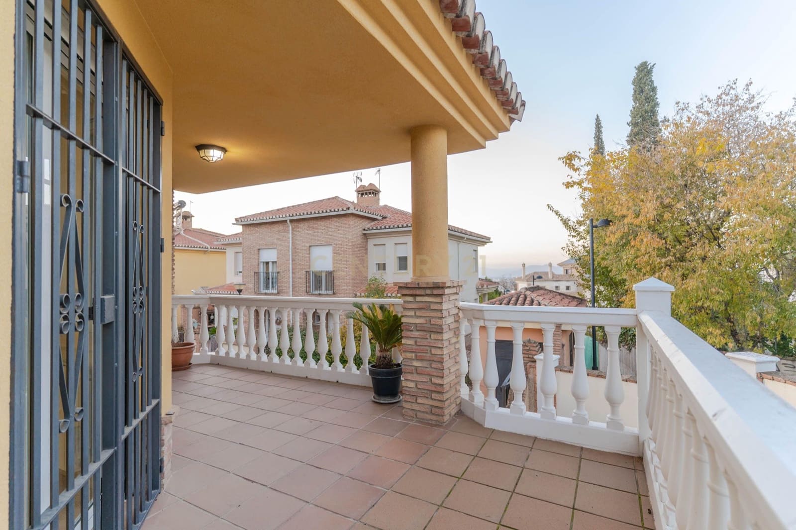 5 quarto Moradia Geminada para venda em La Zubia com piscina garagem - 365 000 € (Ref: 9453433)