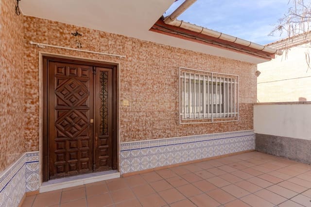 7 sovrum Villa till salu i Alfacar med pool - 259 900 € (Ref: 9455722)